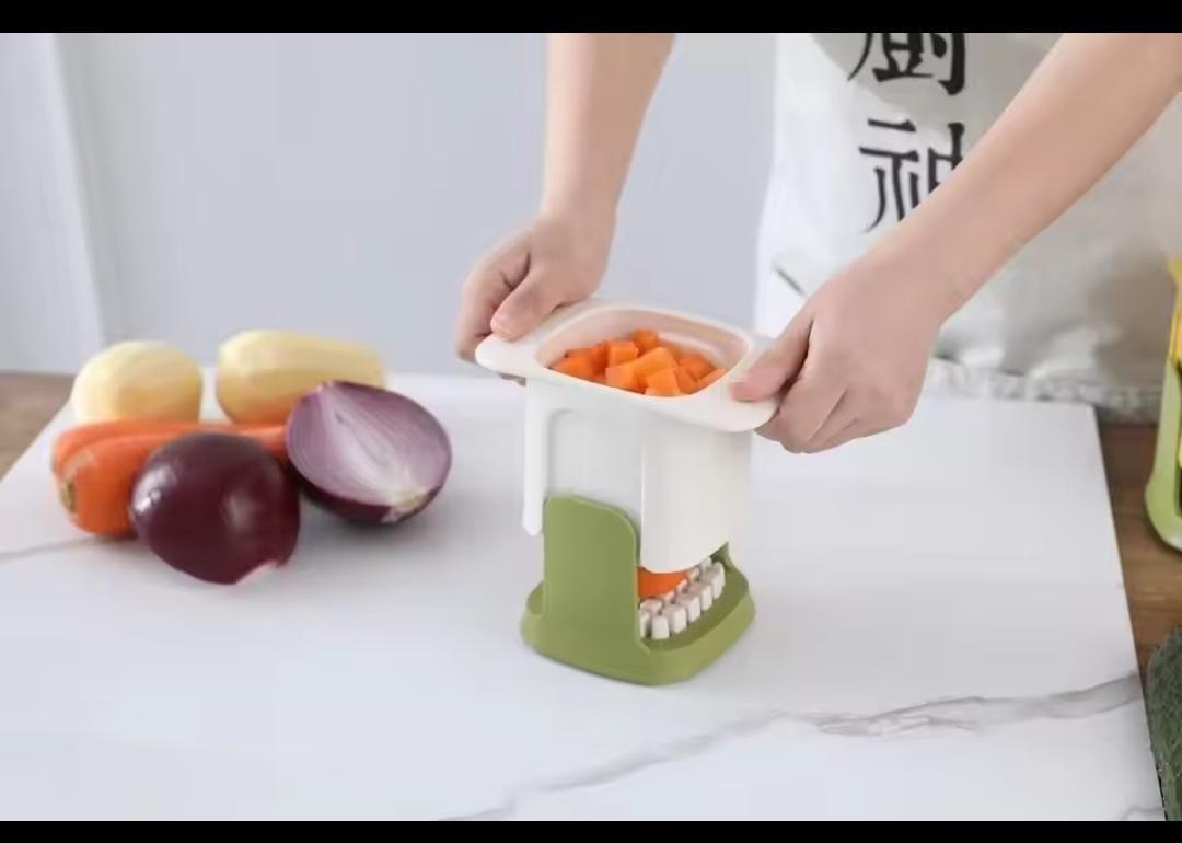 Durable Manual Food Chopper. For Easy Food Preparation